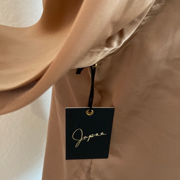 Rose gold button down NWT - Picture 4 of 4